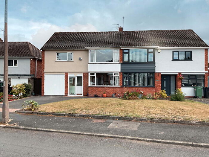3 Bedroom Semi-Detached House For Sale In Pine Walk, Pedmore, Stourbridge, DY9