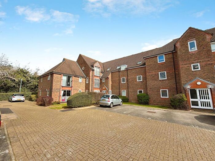 2 Bedroom Apartment For Sale In Beeleigh Link, Chelmer Village, CM2