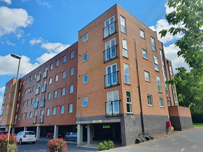 2 Bedroom Flat To Rent In Pavilion Close, Leicester, LE2