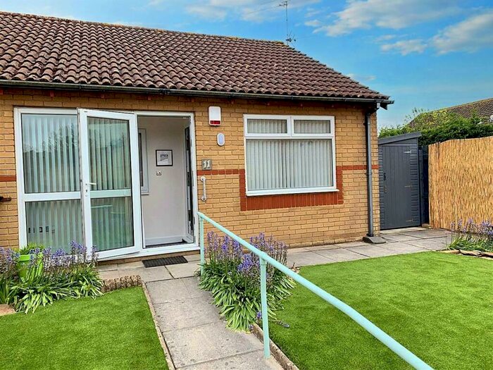 1 Bedroom Semi-Detached Bungalow To Rent In , Lapwing Close, Penarth, Vale Of Glamorgan, CF64