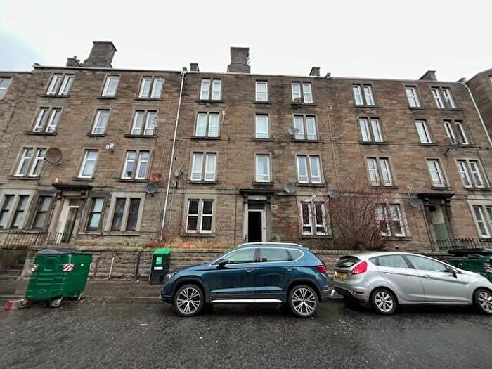 2 Bedroom Flat To Rent In / Cleghorn Street, Dundee, DD2