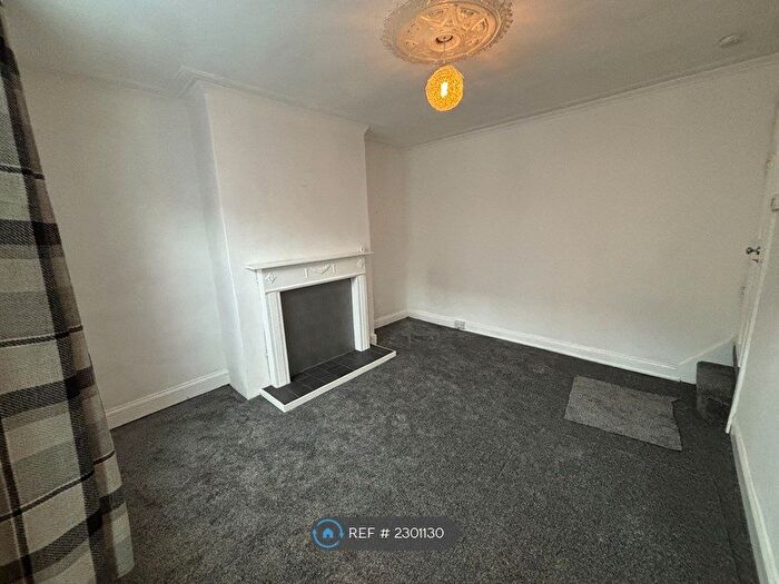1 Bedroom Terraced House To Rent In Western Mount, Leeds, LS12