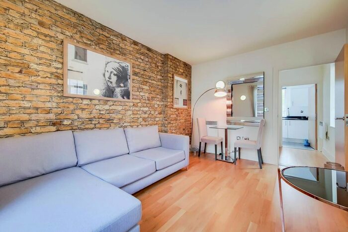 1 Bedroom Semi-Detached House To Rent In Castlereagh Street, Marylebone, London, W1H