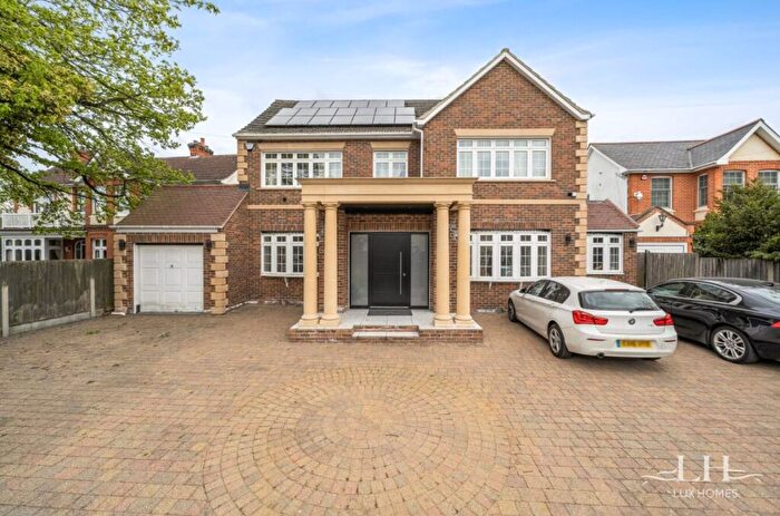 4 Bedroom Detached House For Sale In Nelmes Road, Emerson Park, RM11