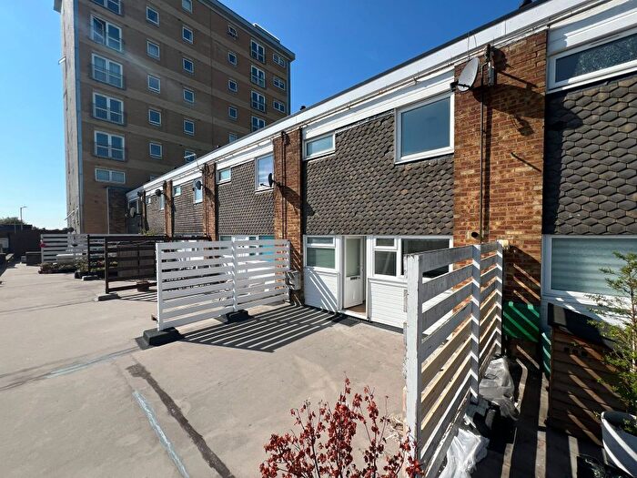 2 Bedroom Flat To Rent In The Precinct, High Road, Broxbourne, Hertfordshire, EN10
