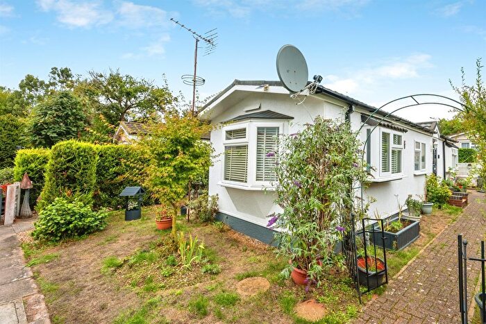 1 Bedroom Mobile/park Home For Sale In Kingsford Lane, Wolverley, Kidderminster, DY11