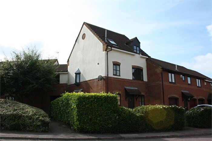 3 Bedroom Maisonette To Rent In Grace Avenue, Oldbrook, Milton Keynes, MK6