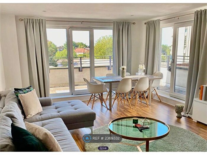 2 Bedroom Flat To Rent In Uno Apartments, Bromley, BR1