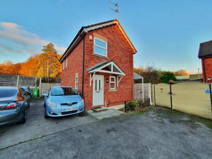 3 Bedroom Detached House To Rent In Raysonhill Drive, Manchester M9