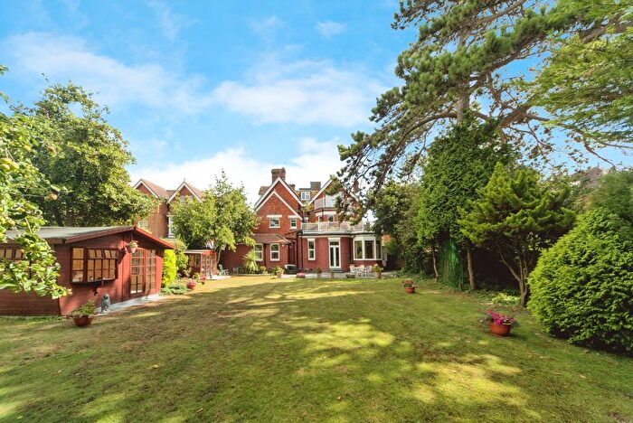 4 Bedroom Flat For Sale In Grassington Road, Eastbourne, East Sussex, BN20