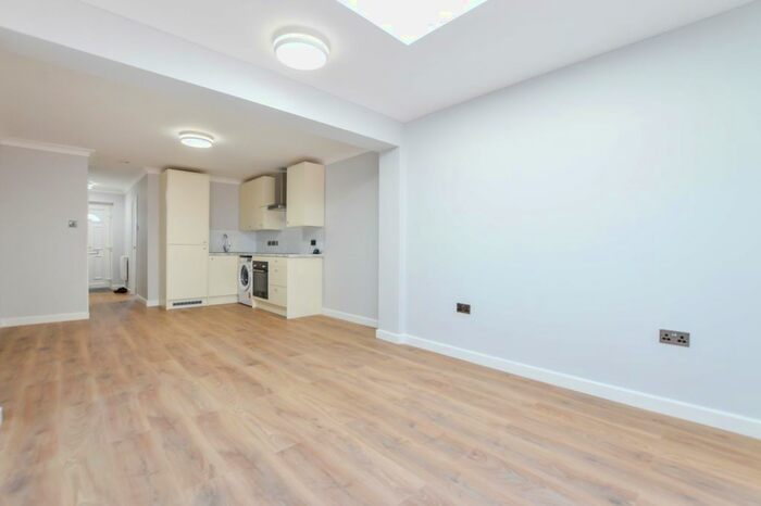 3 Bedroom Terraced House To Rent In Stepgates, Chertsey, Surrey, KT16