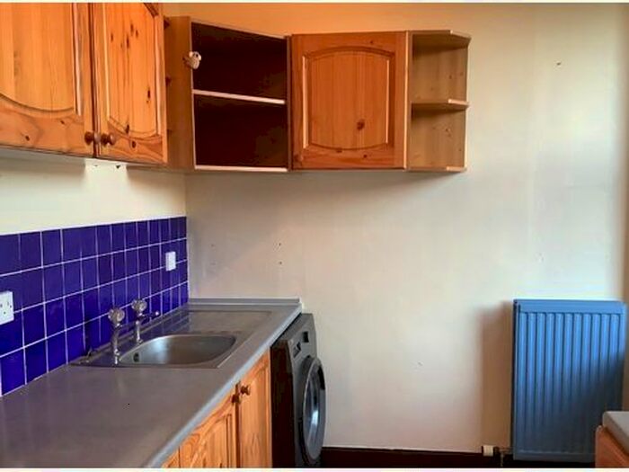 2 Bedroom Flat To Rent In Arbroath Road, Dundee DD4