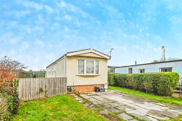 2 Bedroom Park Home For Sale In St. Johns Priory, Lechlade, GL7