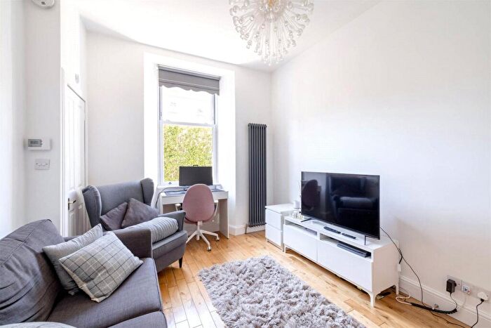 1 Bedroom Flat For Sale In Stewart Terrace, Gorgie, Edinburgh, EH11
