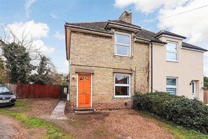 3 Bedroom Semi Detached House For Sale In Kendal Way, Cambridge, CB4