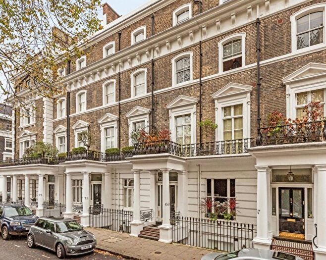 3 Bedroom Flat To Rent In Onslow Square, London, SW7