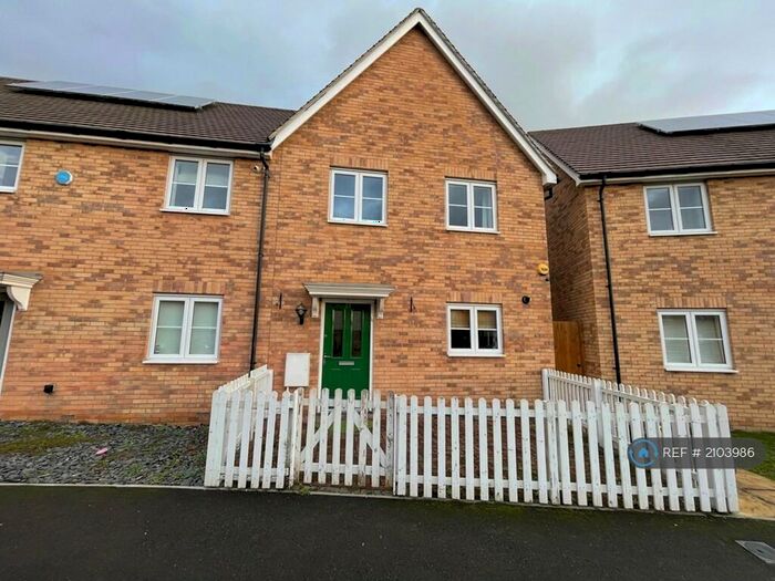 3 Bedroom Semi-Detached House To Rent In Bernwelle Avenue, London, RM3