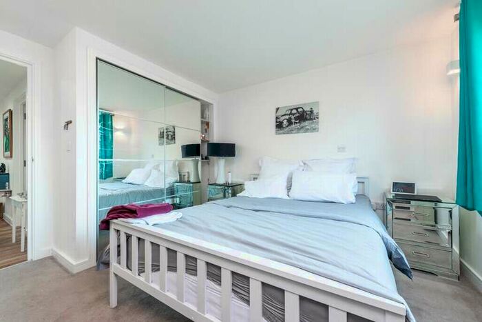 2 Bedroom Flat For Sale In Parkview Apartments, Brookmill Road, London, SE8
