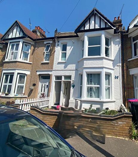 1 Bedroom Flat To Rent In Southend-On-Sea, SS2