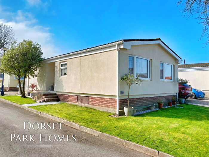 Park Home For Sale In , Oaklands Park, Crossways, Dorchester, Dorset, DT2