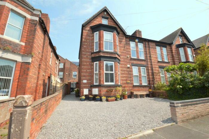 2 Bedroom Property To Rent In Eaton Road, Prenton, CH43