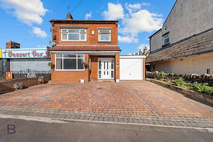 3 Bedroom Detached House For Sale In Abb Scott Lane, Low Moor, Bradford, BD12