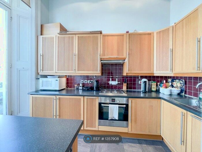 2 Bedroom Flat To Rent In Collingham Place, London, SW5