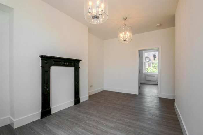 2 Bedroom Flat To Rent In Cleveland Street, London, W1T