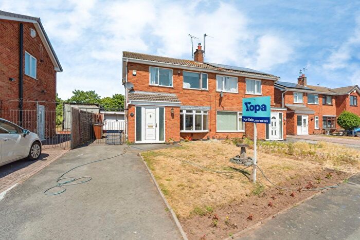 3 Bedroom Semi-Detached House For Sale In Kensington Avenue, Loughborough, LE11