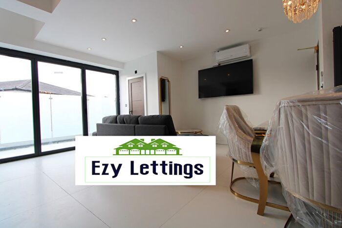 1 Bedroom Flat To Rent In Garratt Lane, London, SW18