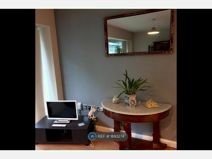 1 Bedroom Flat To Rent In Concord Street, Leeds, LS2