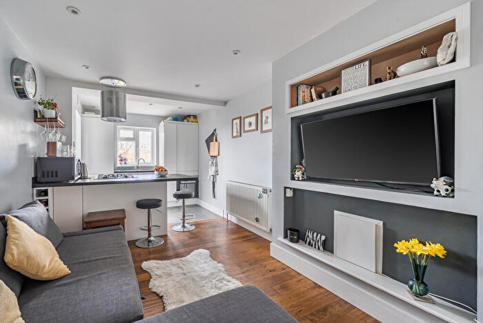 1 Bedroom Flat To Rent In Addison Road, Guildford, Surrey, GU1