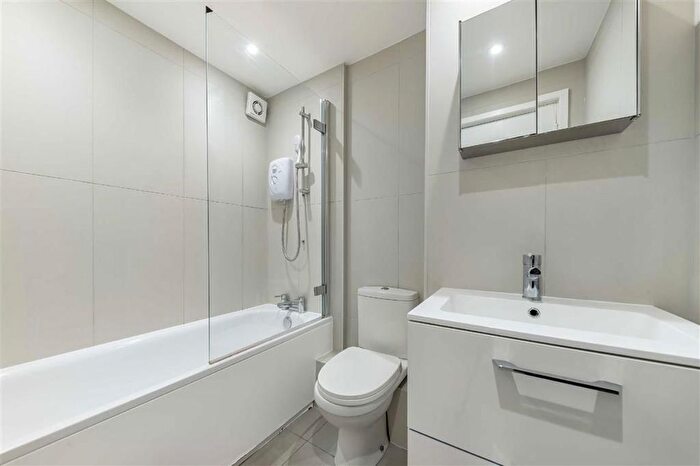 1 Bedroom Flat For Sale In Le May Avenue, London, SE12