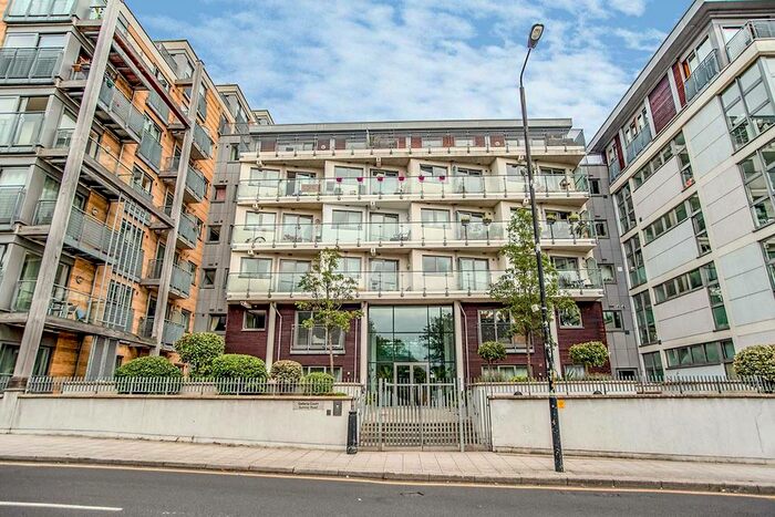 2 Bedroom Flat To Rent In Galleria Court, Sumner Road, London, SE15