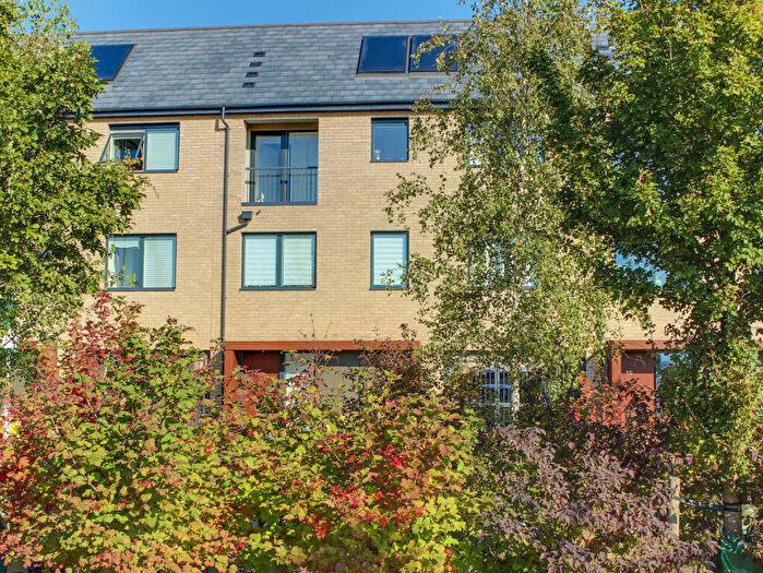 4 Bedroom Terraced House To Rent In Cedar Road, CB2