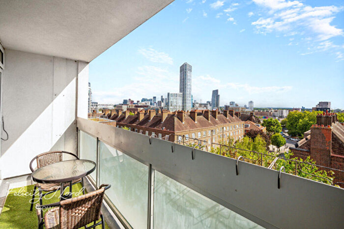 1 Bedroom Flat For Sale In Bromley High Street, London, E3