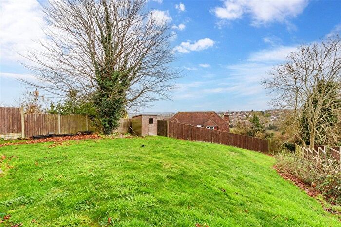 5 Bedroom Detached House For Sale In The Ridgeway, Chatham, Kent, ME4