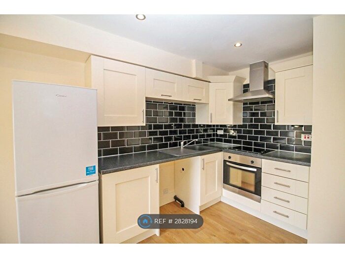 1 Bedroom Flat To Rent In Richardshaw Lane, Pudsey, LS28