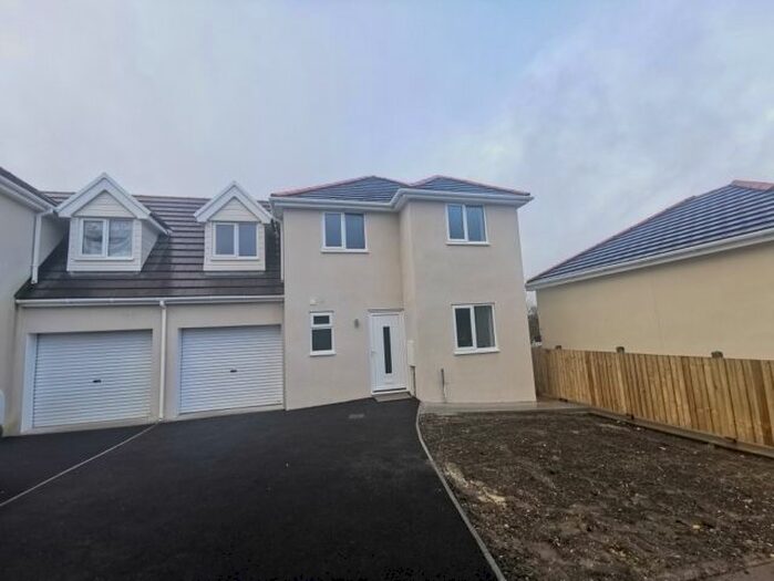 4 Bedroom Property To Rent In Alltiago Road, Pontarddulais, Swansea SA4