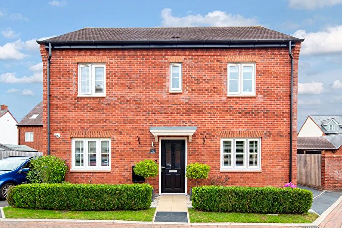 3 Bedroom Detached House For Sale In James Close, Bicester, OX25