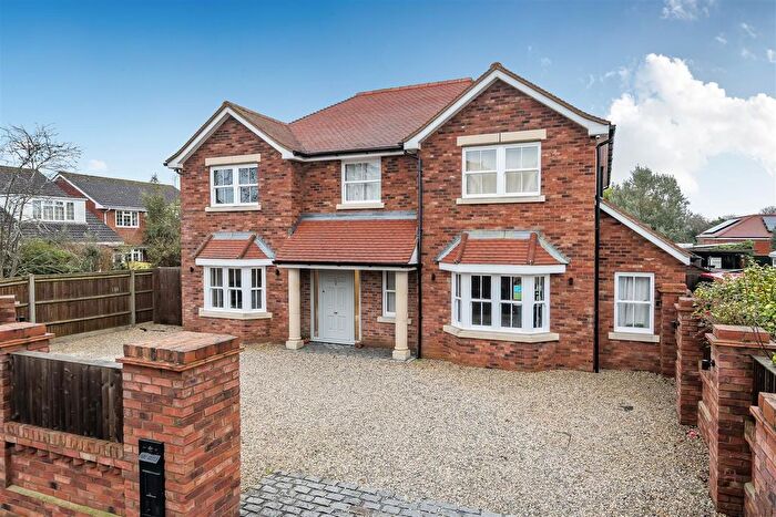 4 Bedroom Detached House For Sale In Anglesey Road, Alverstoke, Gosport, PO12