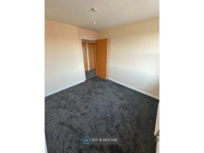 2 Bedroom Flat To Rent In Pavior Road, Nottingham, NG5