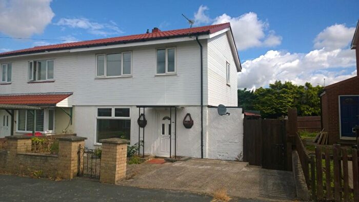 3 Bedroom Semi Detached House For Sale In Brittain Drive, Grantham, Lincolnshire, NG31