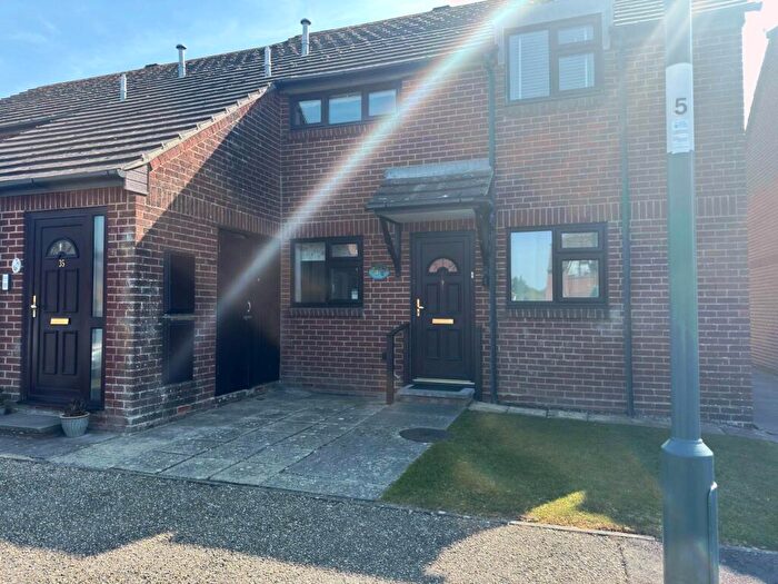 2 Bedroom Retirement Property To Rent In Kingfisher Court, Bognor Regis, PO22