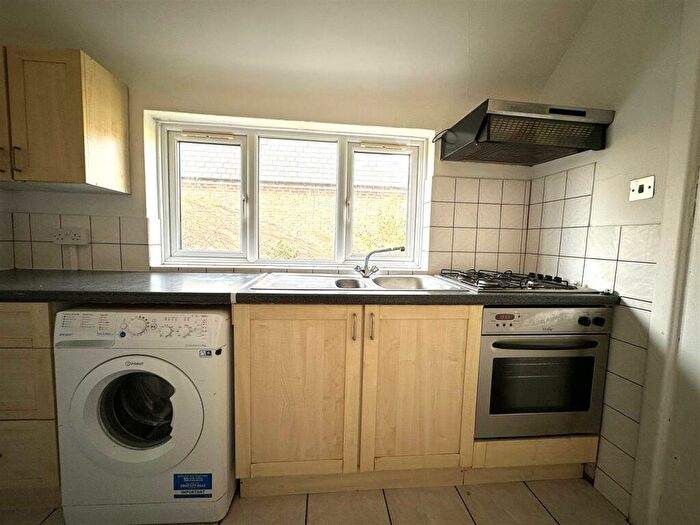 2 Bedroom Apartment To Rent In East End Road, Finchley, N3