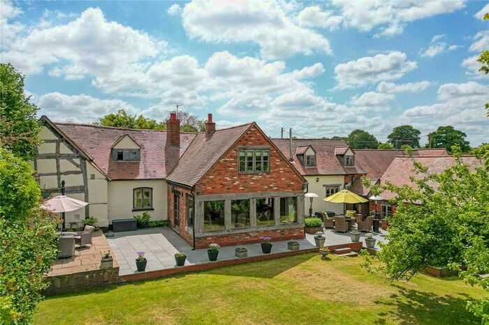 4 Bedroom Detached House For Sale In Henley Road, Claverdon, Warwick, CV35