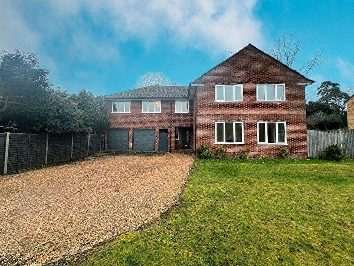 6 Bedroom Detached House To Rent In Kingsley Avenue, Camberley, Surrey, GU15