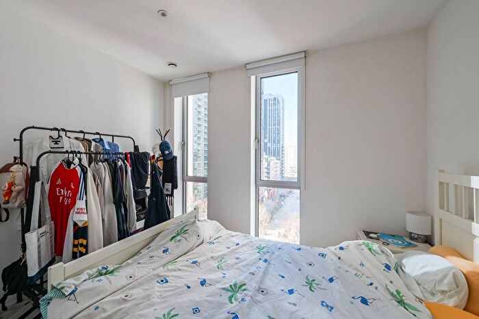 2 Bedroom Flat To Rent In Pan Peninsula Square, Docklands, London, E14