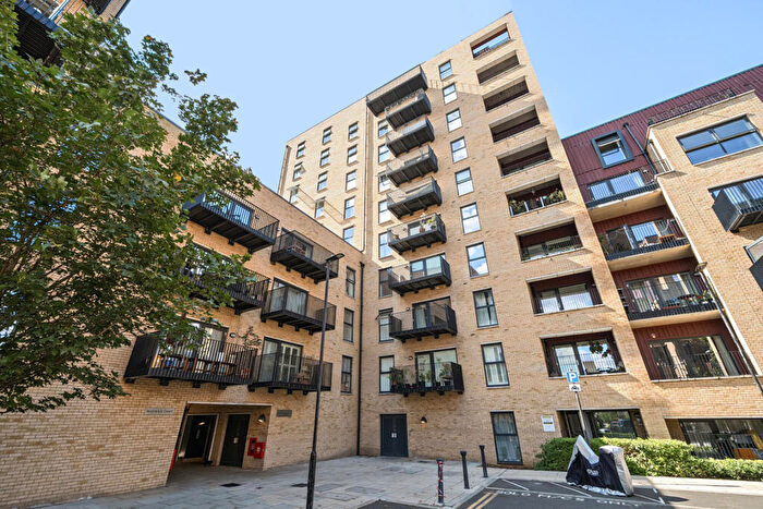 2 Bedroom Apartment For Sale In Brumwell Avenue, London, SE18