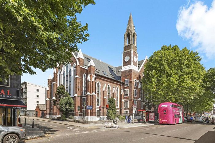 2 Bedroom Apartment For Sale In St James Court, Bethnal Green Road, E2